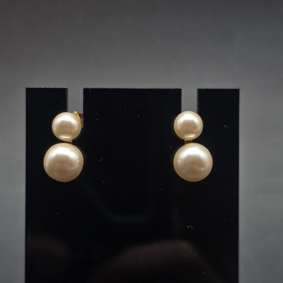 Avon 1989 Pearlessence Earrings In Box Faux Pearl Stud Pierced Classic Timeless - Picture 4 of 8